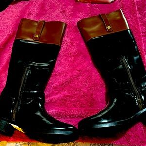 NWOT Steve Madden  knee boots size 9.5. New condition. Gorgeous.